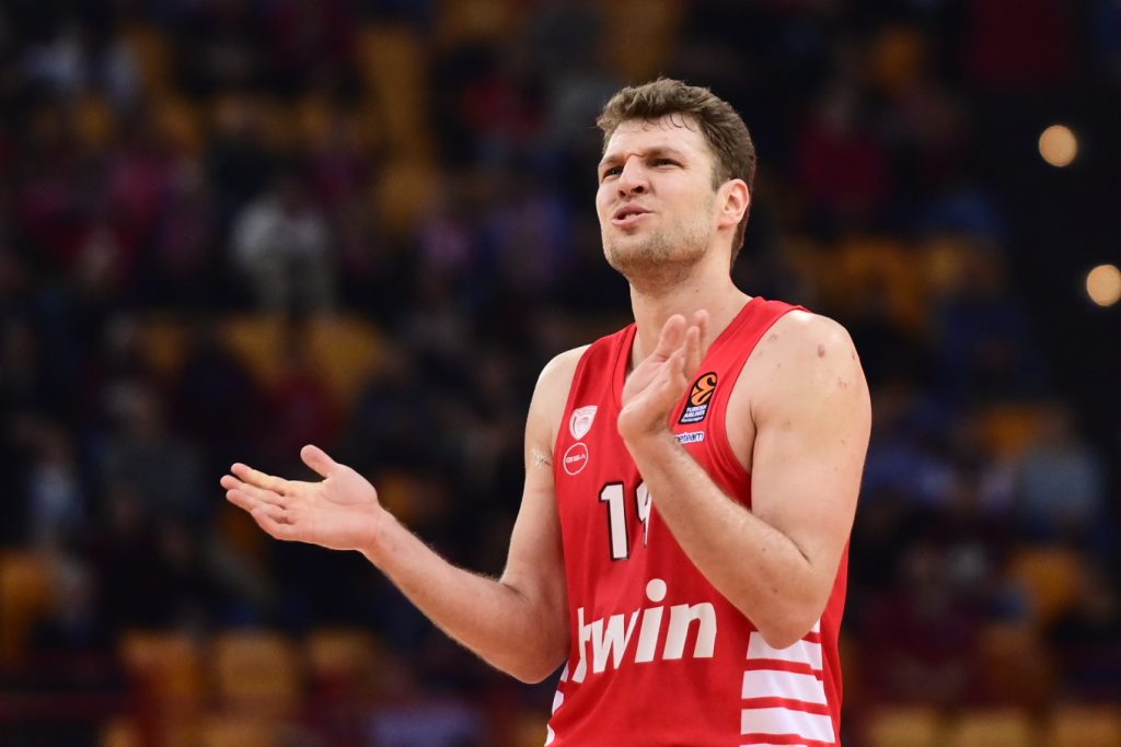 NBA: Οι Σακραμέντο Κινγκς έρχονται στην Ελλάδα για τον Σάσα Βεζένκοφ του Ολυμπιακού