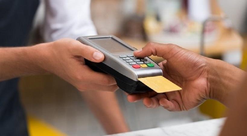 ΑΑΔΕ: Έρχονται βαριές «καμπάνες» για «τρύπες» στις πληρωμές μέσω POS