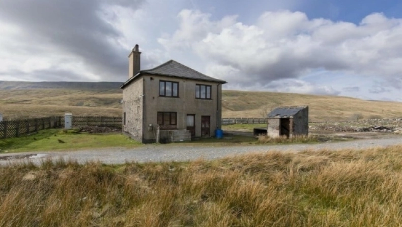 Αγγλία: Το απομακρυσμένο σπίτι στην εξοχή που προκαλεί παγκόσμιο ενδιαφέρον