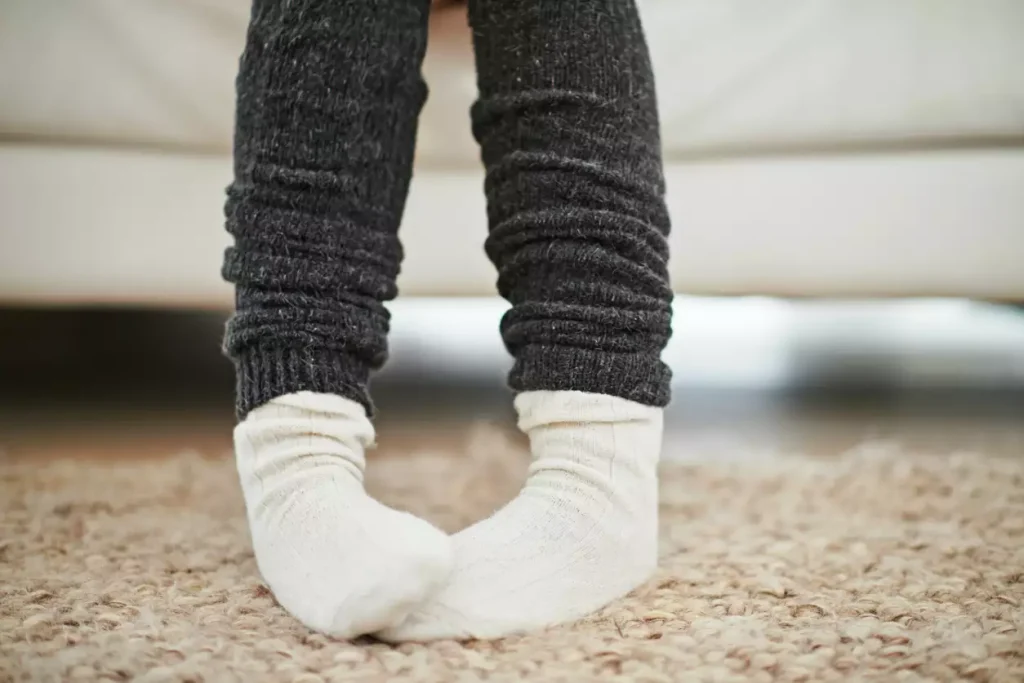 Κρύα πόδια: Δείτε ποιες ασθένειες «κρύβονται» πίσω από αυτό