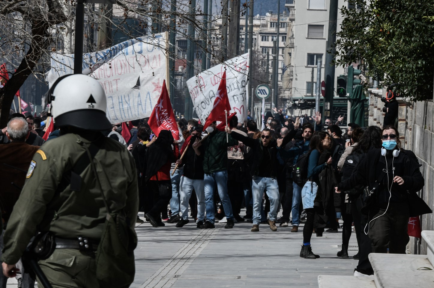 Διαδήλωση αλλοδαπών στο κέντρο της Αθήνας: Να σταματήσουν οι… απελάσεις!