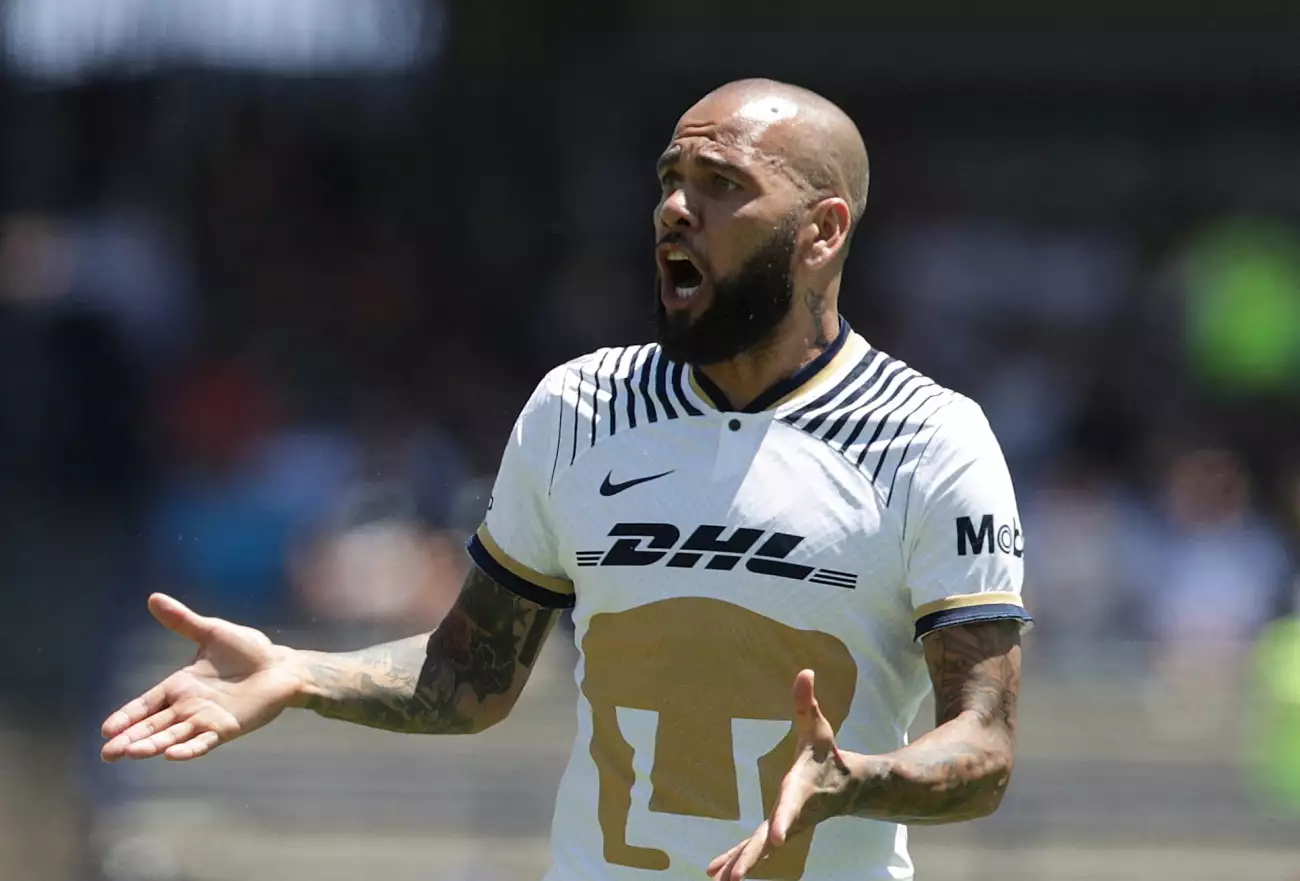 Ο Ντάνι Άλβες διοργανώνει ποδοσφαιρικούς αγώνες ακόμα και μέσα στη φυλακή