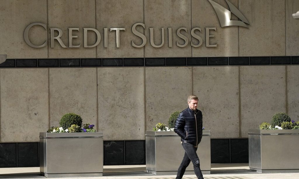 Θρίλερ με την Credit Suisse στο «παρά 1’»: Η UBS προσφέρει ένα δισ. δολάρια για την εξαγορά και η τράπεζα την αρνείται! (upd2)