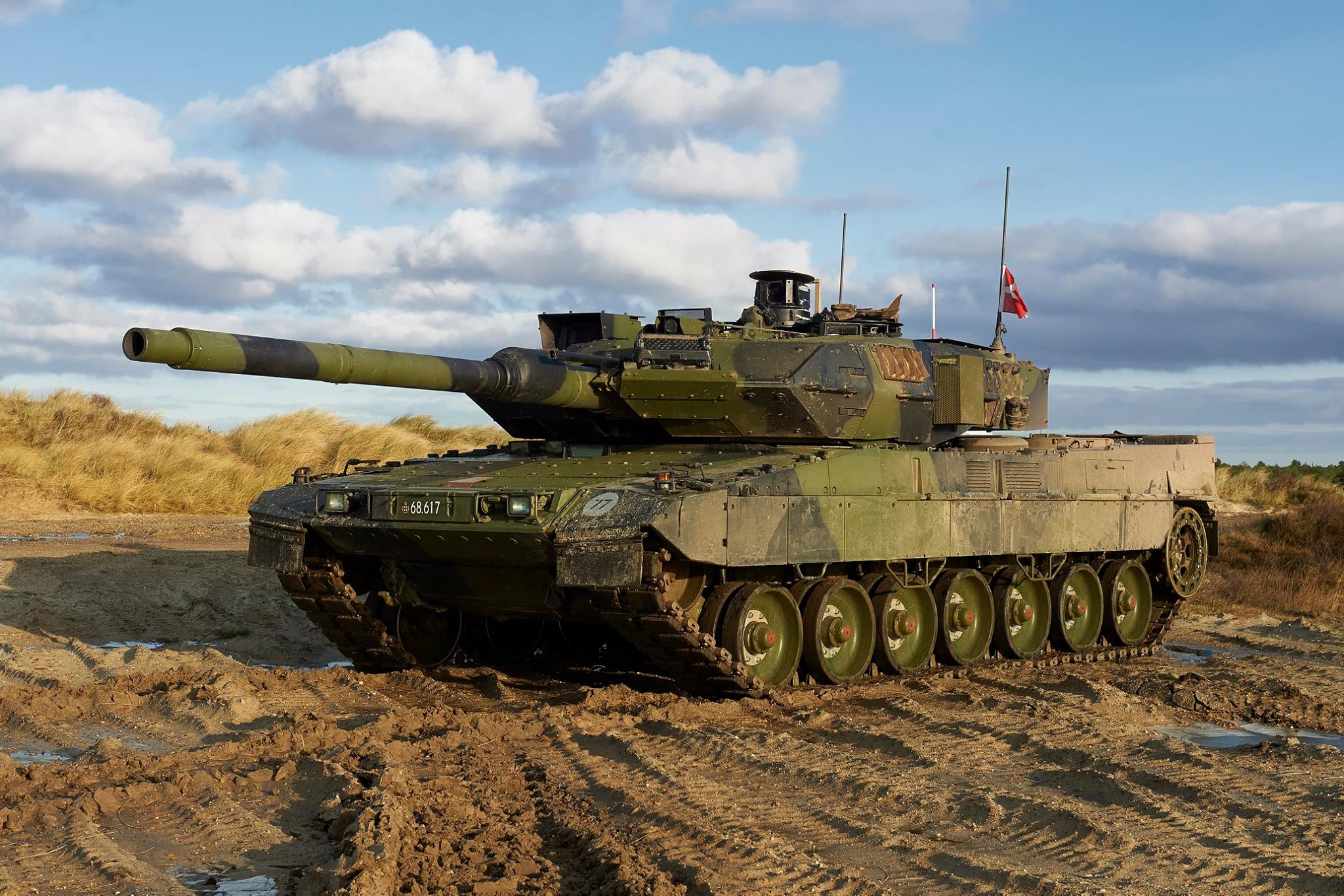 Η Νορβηγία θα προχωρήσει στην προμήθεια 54 νέων αρμάτων μάχης Leopard-2A7NO
