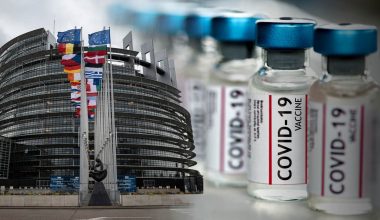 Ευρωκοινοβούλιο: «Δισεκατομμύρια εμβόλια κατά της Covid-19 αποτεφρώνονται γιατί δεν τα θέλει κανείς» – Έγιναν «ατμός» τα χρήματα των πολιτών