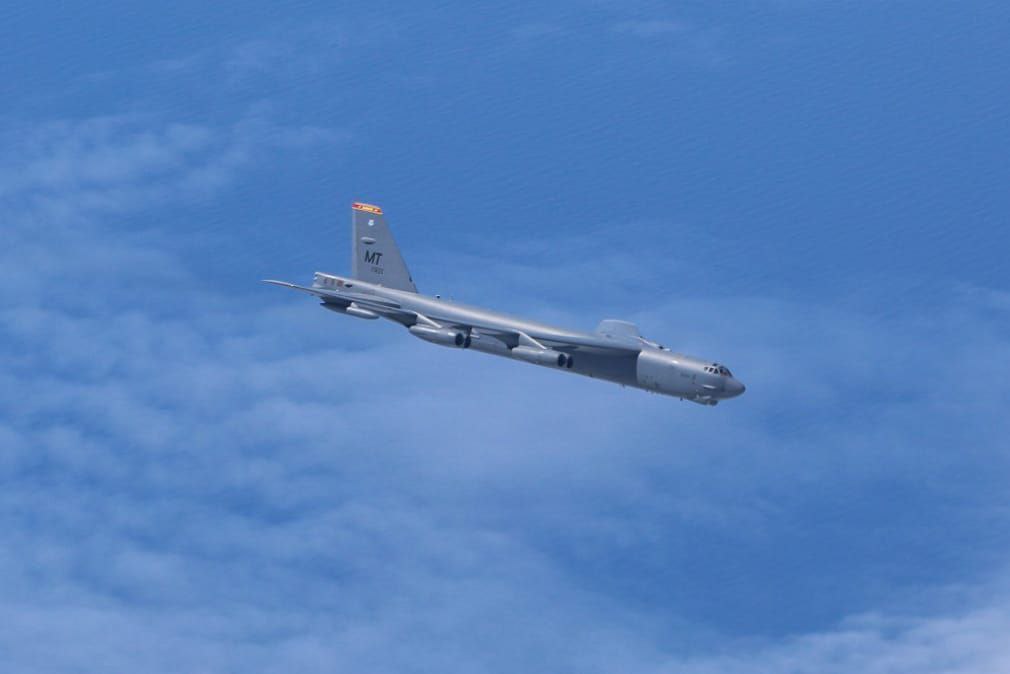 Βαλτική: Su-35 της ρωσικής Αεροπορίας αναχαίτισε αμερικανικά στρατηγικά βομβαρδιστικά  B-52H