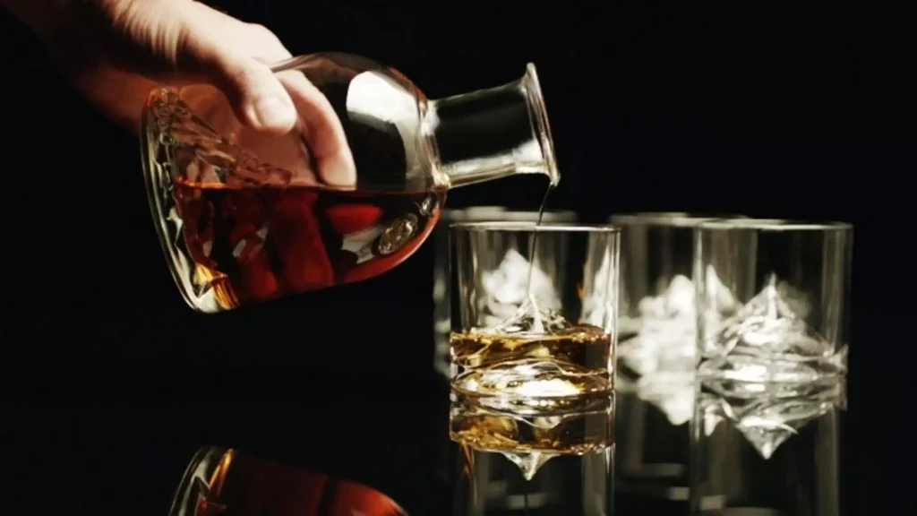 Αυτό είναι το ουίσκι που ένα ποτήρι κοστίζει 1.300 δολάρια