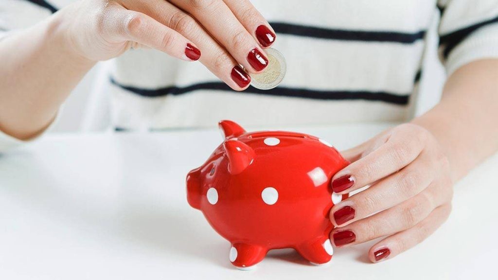 Το καθημερινό κολπάκι που θα σε βοηθήσει να αποταμιεύσεις χρήματα χωρίς κόπο
