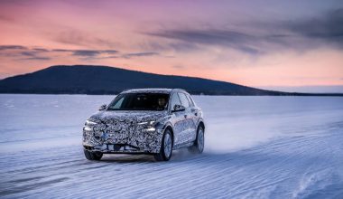 Το νέο Audi Q6 e-tron δοκιμάζει τις αντοχές του στα χιόνια