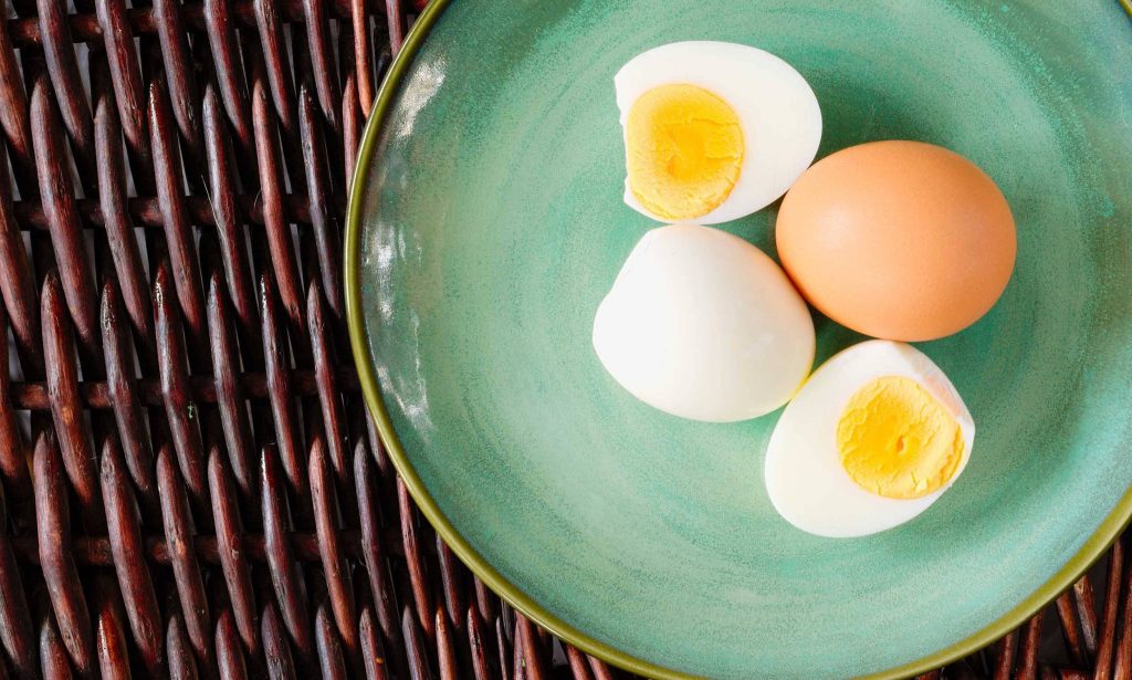 Να τι μπορείτε να κάνετε για να απαλλαγείτε από την άσχημη μυρωδιά των αυγών στα σκεύη σας