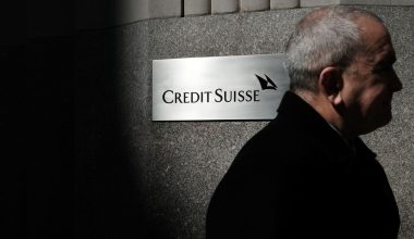Γιατί η λύση που επέλεξε η Ελβετία για να σωθεί η Credit Suisse μπορεί να δημιουργήσει μία νέα μεγάλη οικονομική κρίση