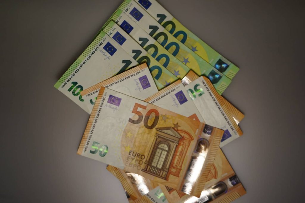 Μέχρι αύριο οι αιτήσεις για το έκτακτο επίδομα ύψους 1.000 ευρώ σε 120.000 ανέργους