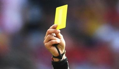 Πολωνία: Διαιτητής μοίρασε αδιακρίτως κίτρινες κάρτες σε αγώνα πρώτης κατηγορίας (βίντεο)