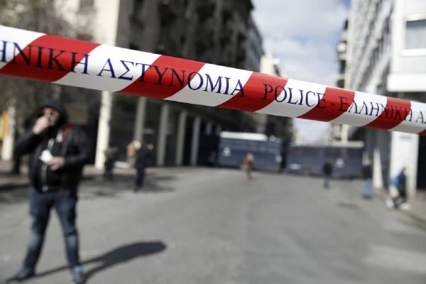Οι ομάδες κρούσης του συστήματος κτύπησαν υποψηφίους των «Ελλήνων» σε Γλυφάδα και Κυψέλη
