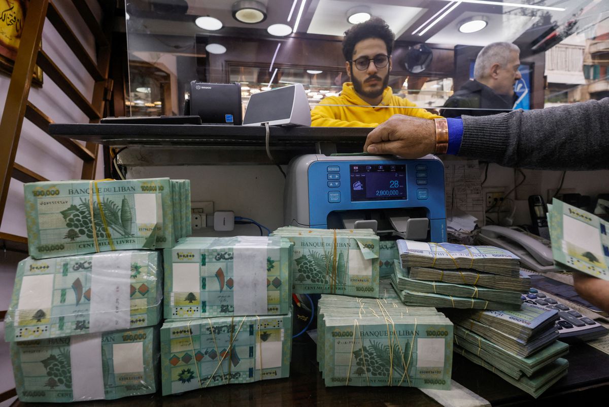 Νέο αρνητικό ρεκόρ για τη Λίρα Λιβάνου: 140.000 λίρες για την αγορά ενός… δολαρίου!