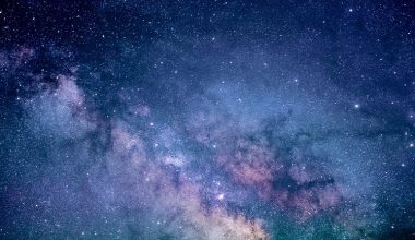 Τα πρώτα αστέρια του Σύμπαντος «γεννήθηκαν» σε ομάδες – Νέα ανακάλυψη με τη βοήθεια τεχνητής νοημοσύνης