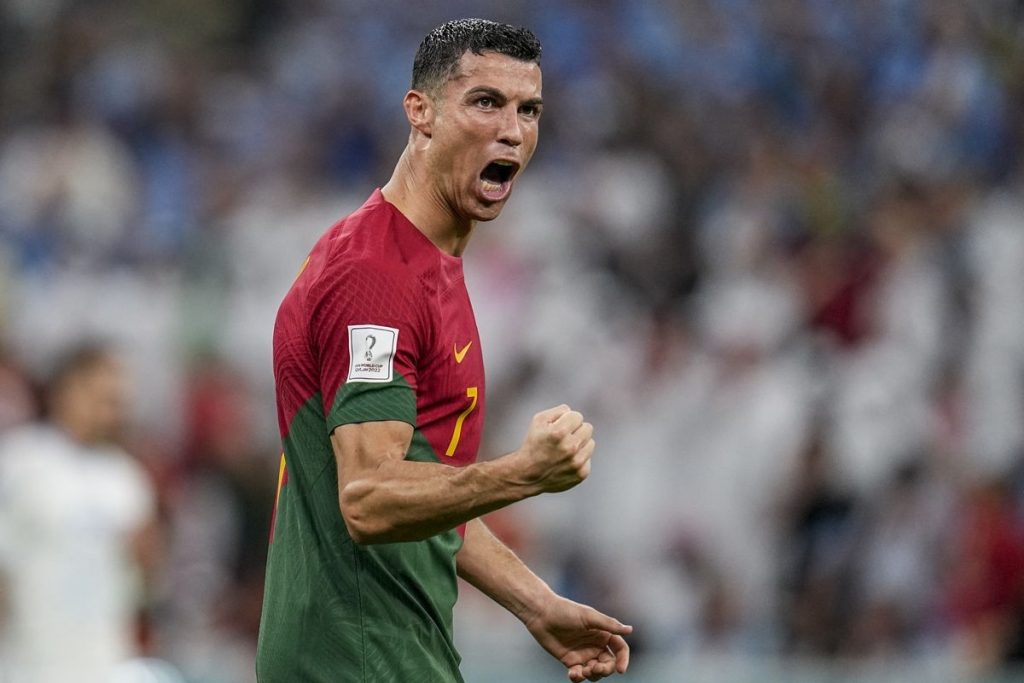 Το έκανε κι αυτό ο Κριστιάνο Ρονάλντο: «Έσπασε» το παγκόσμιο ρεκόρ συμμετοχών σε Εθνικές ομάδες (φωτό)