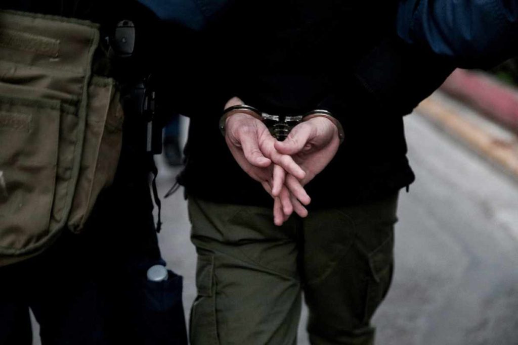 Άγρια επίθεση έξω από το Εφετείο Αθηνών: Η εισαγγελία άσκησε ποινική δίωξη στους 4 συλληφθέντες