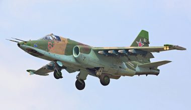 Βίντεο: Ρωσικό Su-25 δέχτηκε πλήγμα από MANPADS αλλά κατάφερε να επιβιώσει και να επιστρέψει στην βάση του