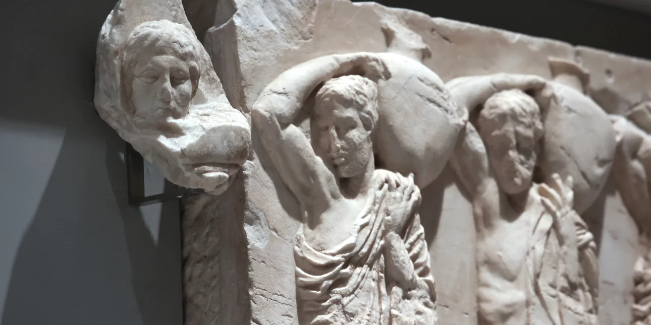 Επανενώθηκαν με το Μουσείο Ακρόπολης τα θραύσματα του Παρθενώνα από το Βατικανό (φωτό)