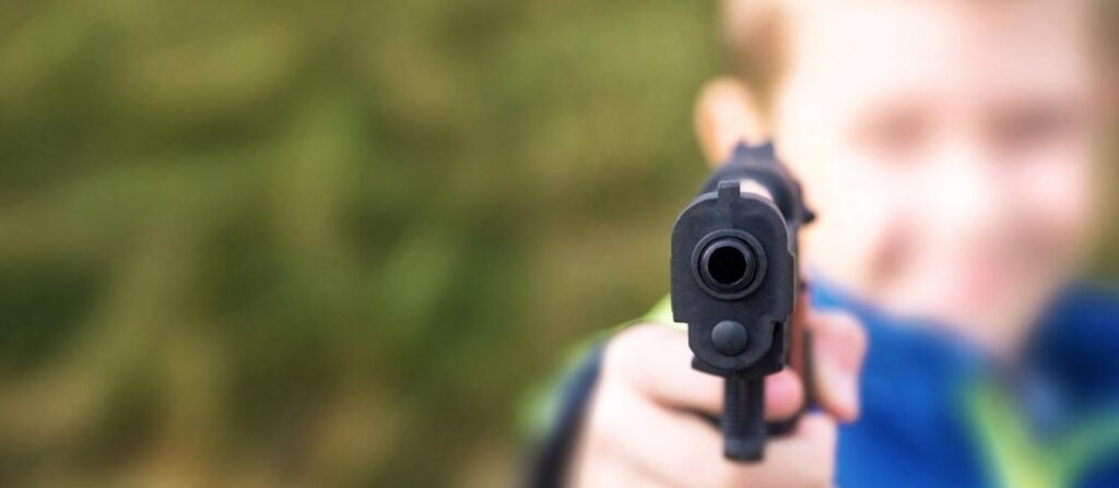 Πυροβολισμός 10χρονης στην Αμαλιάδα: Υπό κράτηση ο 14χρονος αδερφός, ο παππούς και η μητέρα των παιδιών