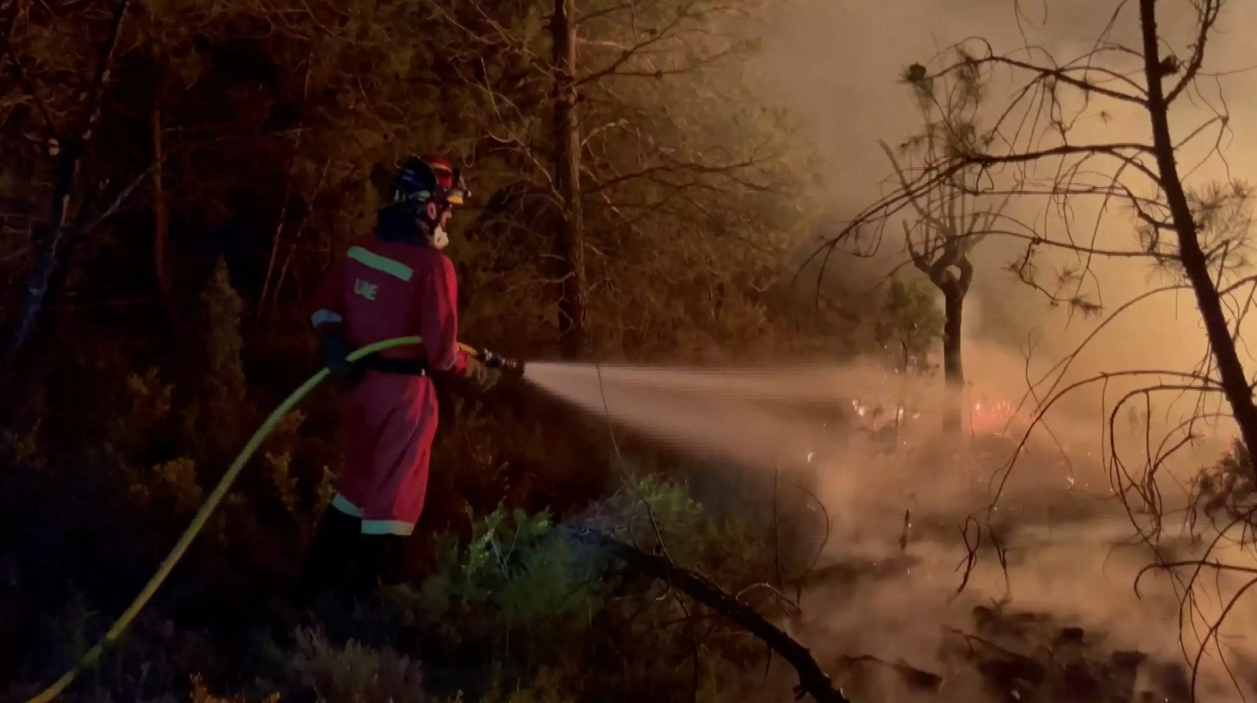 Ισπανία: Εκτός ελέγχου παραμένει η μεγάλη δασική πυρκαγιά – Επιχειρούν 700 πυροσβέστες