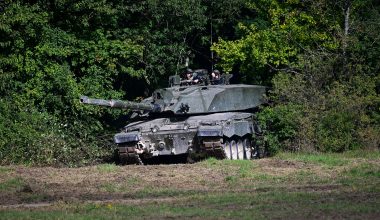 Μάζες αρμάτων συρρέουν στην Ουκρανία  – Μόσχα: «Το ΝΑΤΟ θα στείλει 400 άρματα μάχης στο Κίεβο  – Εμείς θα έχουμε τα τριπλάσια»