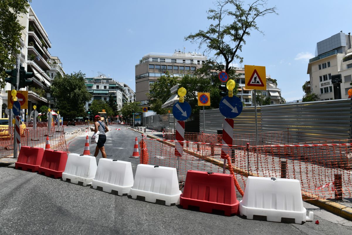 Προσωρινές κυκλοφοριακές ρυθμίσεις από τη Δευτέρα στην Αθήνα λόγω εργασιών κατασκευής της γραμμής 4 του μετρό