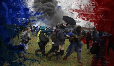 Ουκρανία…  θυμίζει η Γαλλία: Βίαιες συγκρούσεις διαδηλωτών με δυνάμεις της Χωροφυλακής – Επεκτείνονται οι συγκρούσεις και έξω από το Παρίσι