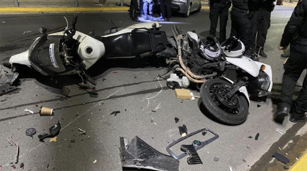 Άλιμος: Διάρρηξη με τραυματίες αστυνομικούς – Εμβόλισαν περιπολικό και δύο μηχανές ΔΙΑΣ