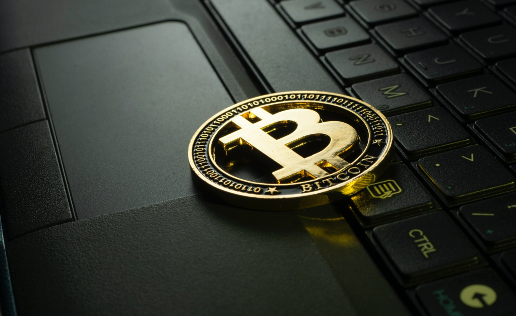 Πάτρα: Επιτήδειοι υποσχέθηκαν κέρδη από bitcoin και άρπαξαν 57.000 ευρώ από 43χρονο