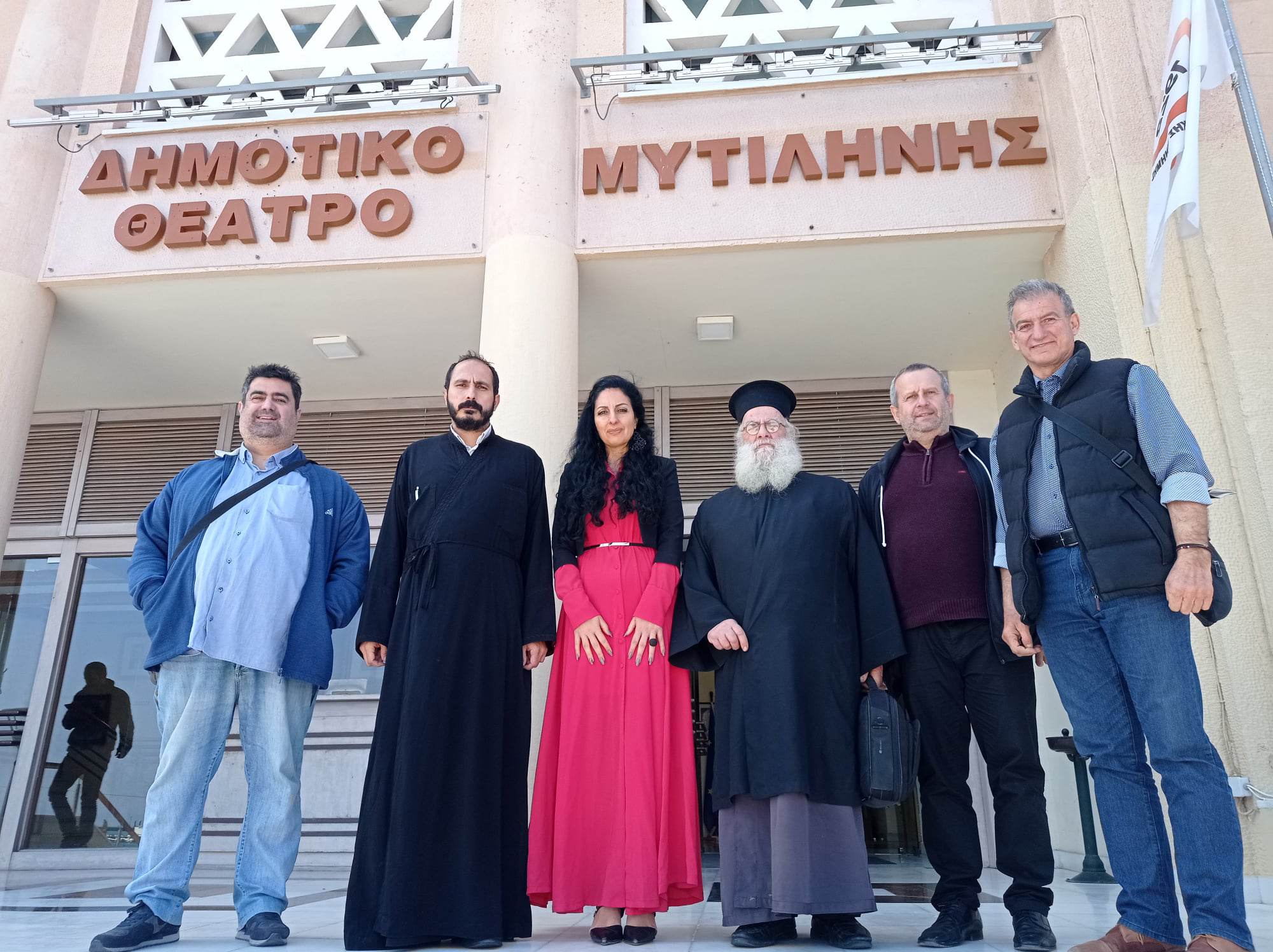 Κατάμεστο το Δημοτικό Θέατρο Μυτιλήνης για την προβολή του ντοκιμαντέρ για την Μαντώ Μαυρογένη