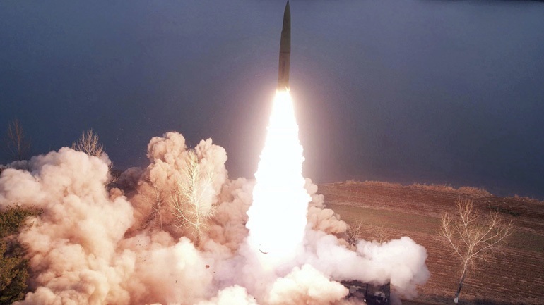 Η Βόρεια Κορέα εκτόξευσε δυο βαλλιστικούς πυραύλους μικρού βεληνεκούς