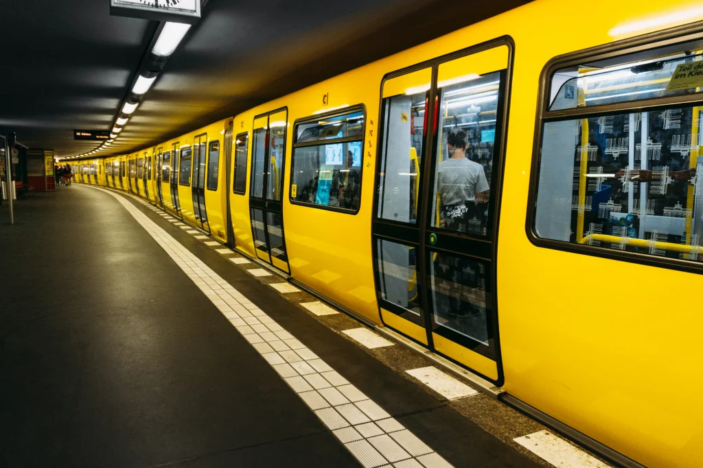 Χάος στη Γερμανία: Απεργία σε σιδηροδρόμους, αεροδρόμια και λιμάνια