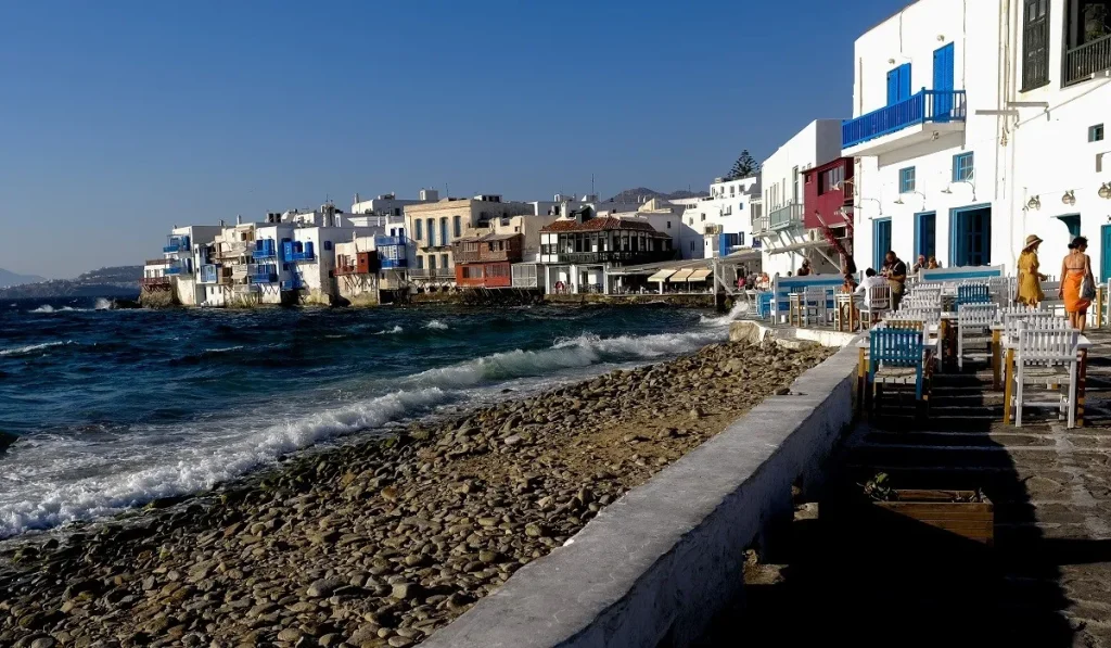 Μύκονος: Απειλές από ένοπλους μπράβους κατήγγειλε η πρόεδρος των αρχαιολόγων