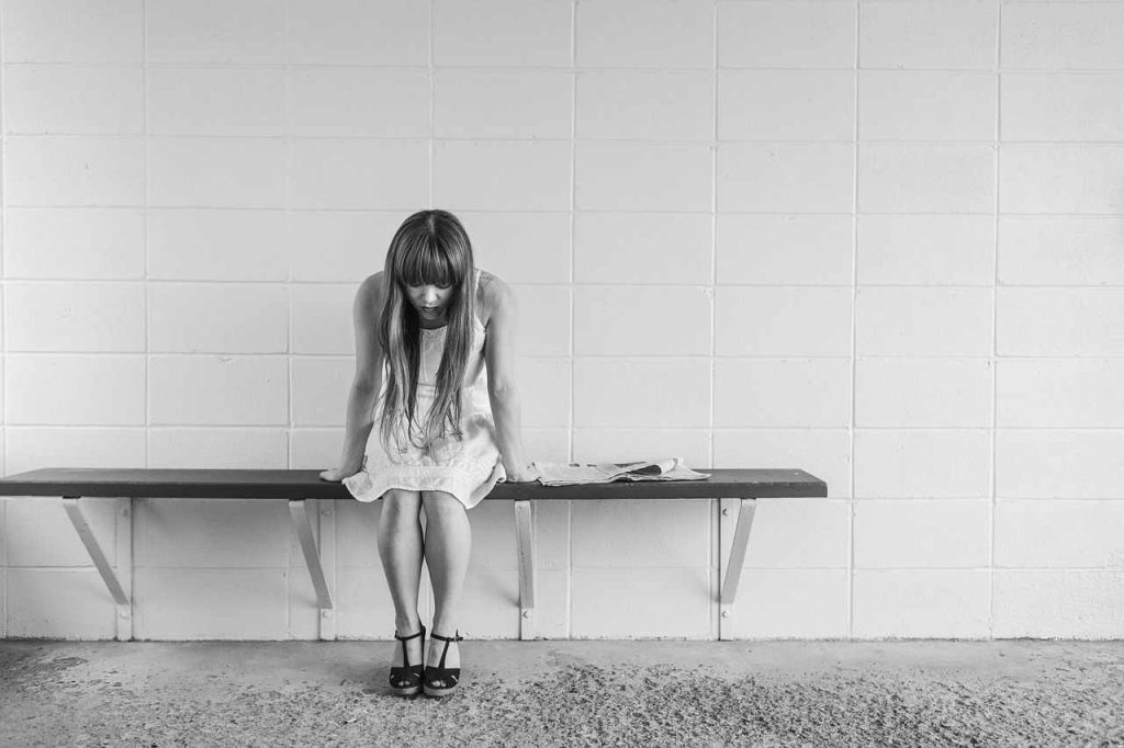 Άτυπη κατάθλιψη: Τι είναι και με ποια συμπτώματα εκδηλώνεται