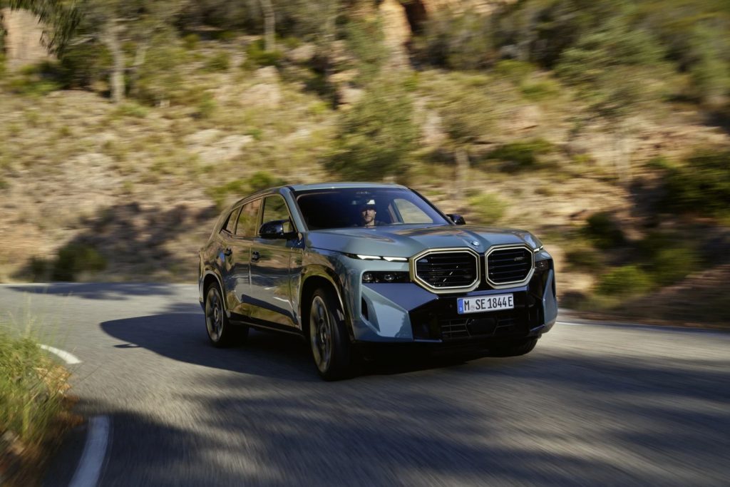 H BMW ετοιμάζει μια πιο προσιτή εκδοχή της εκκεντρικής XM