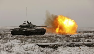 Μαρίνκα: Κόλαση πυρός από έφοδο ρωσικών τεθωρακισμένων δυνάμεων – Σφοδρές μάχες