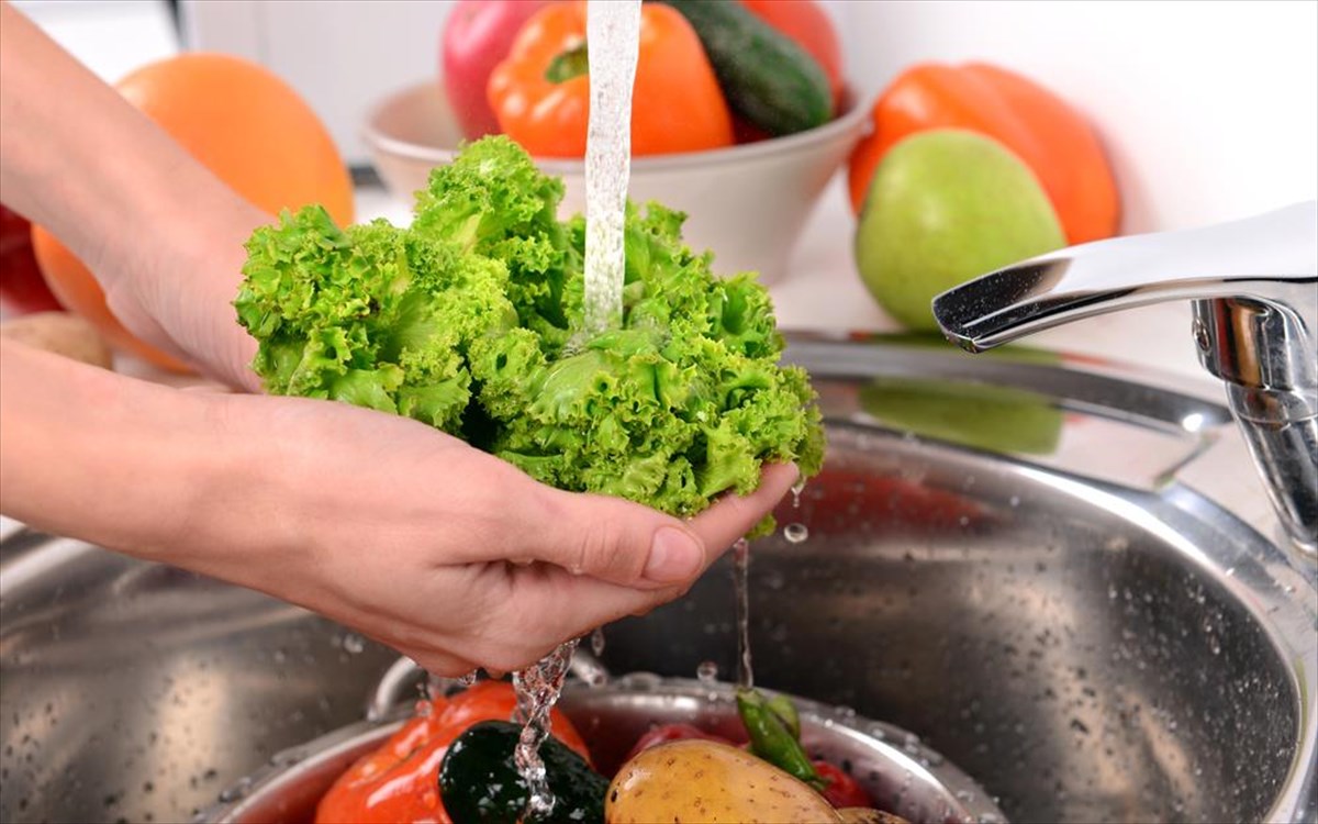 Αυτός είναι ο σωστός τρόπος για να πλένετε όλα τα λαχανικά