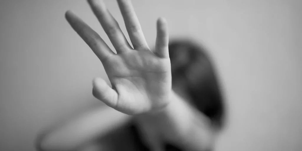 Λακωνία: «Ας πρόσεχε, ποτέ δεν άκουγε» λέει με κυνικότητα η αδερφή της 13χρονης που γέννησε το παιδί του βιαστή της
