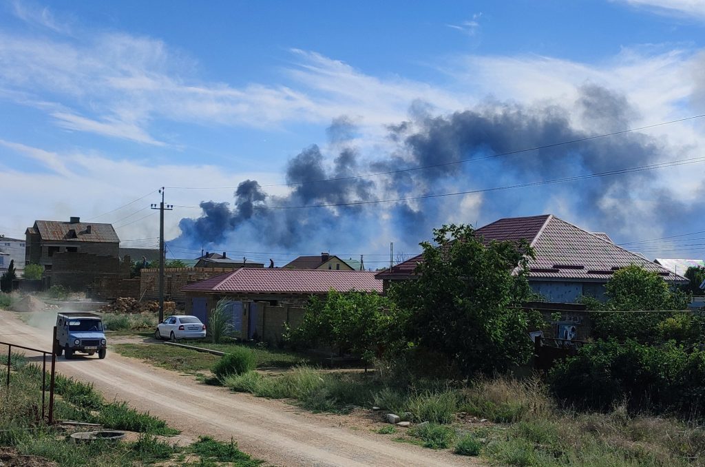 Εκρήξεις κοντά σε ρωσικό αεροδρόμιο στην Κριμαία (βίντεο)