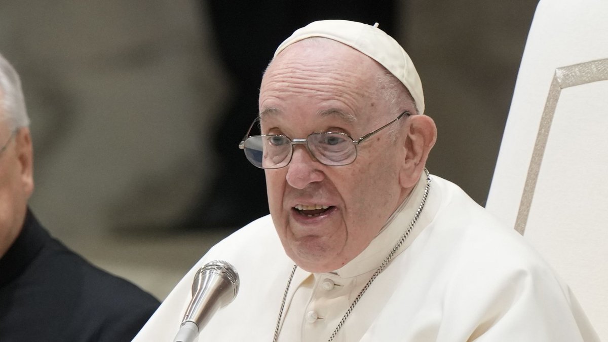 Πάπας Φραγκίσκος: Μέχρι και την Παρασκευή ενδέχεται να παραμείνει στο νοσοκομείο