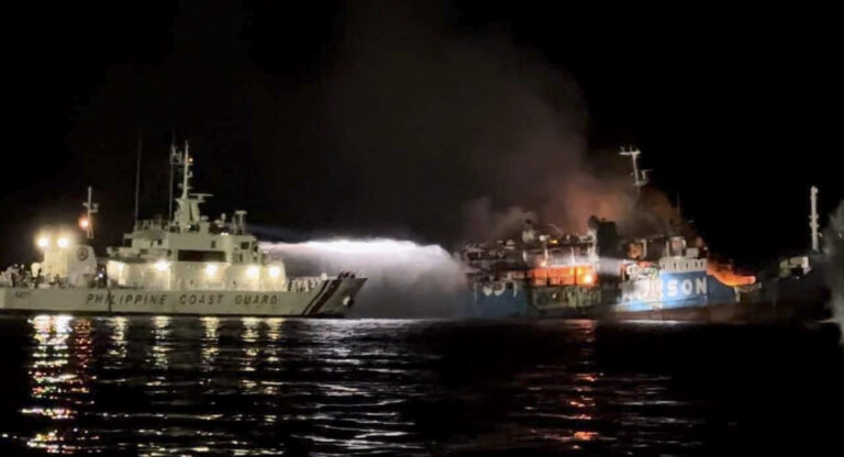 Φιλιππίνες: Δέκα νεκροί από φωτιά σε επιβατικό πλοίο