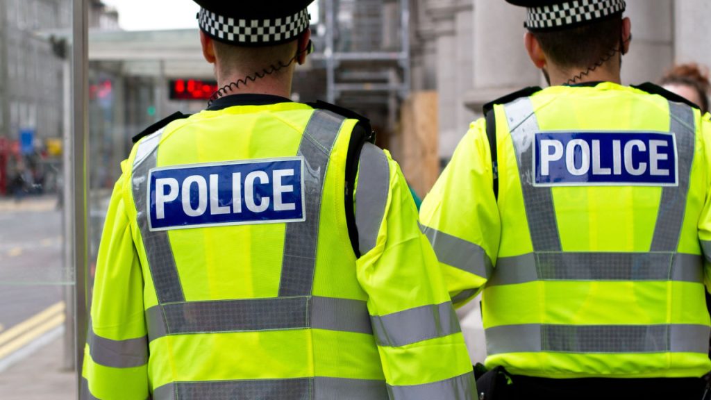 Αγγλία: Η απίστευτη κρυψώνα που βρήκε για να γλιτώσει από την αστυνομία – Η φωτογραφία που έριξε το διαδίκτυο