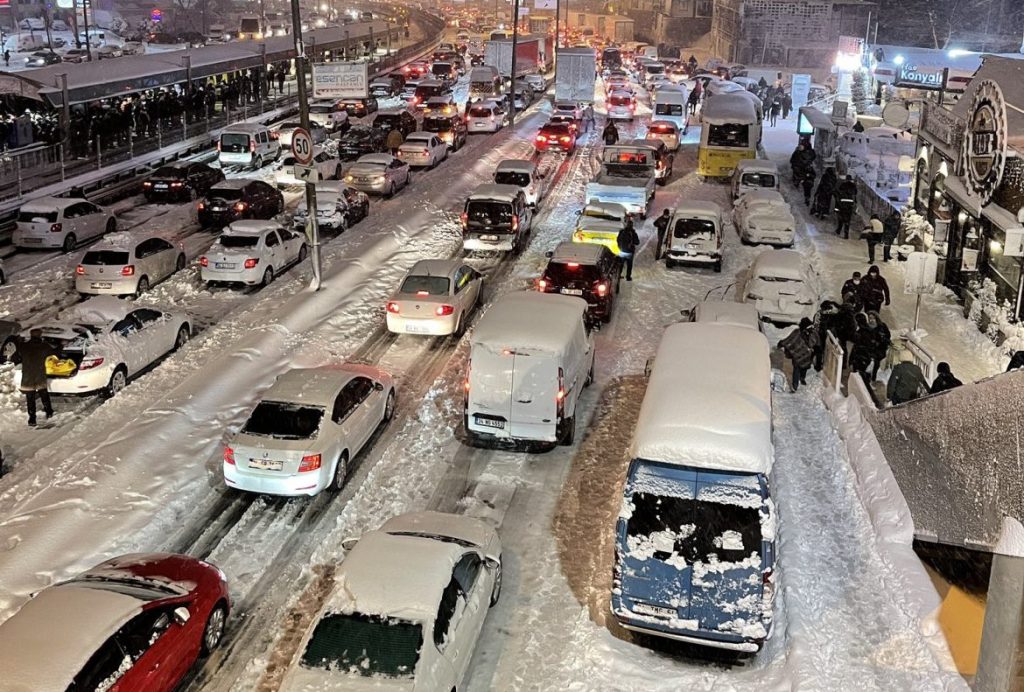 Καραμπόλα 58 οχημάτων στην Τουρκία λόγω παγετού – Περισσότεροι από 10 τραυματίες (βίντεο)