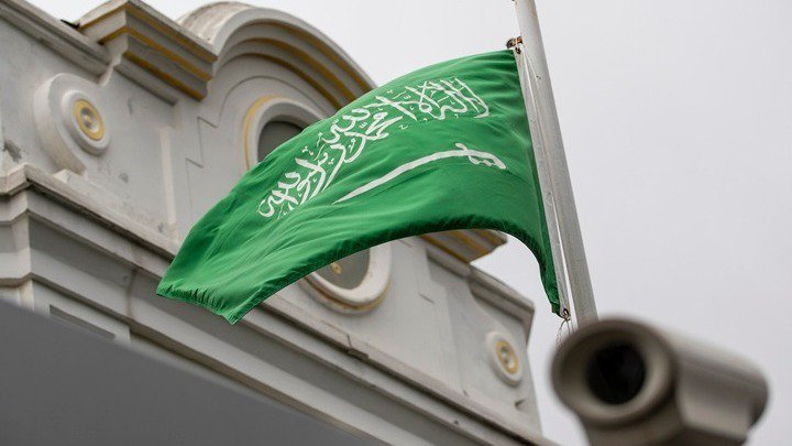 Η Σαουδική Αραβία συνδέεται με οργανισμό επικεφαλής του οποίου είναι η Κίνα και η Ρωσία