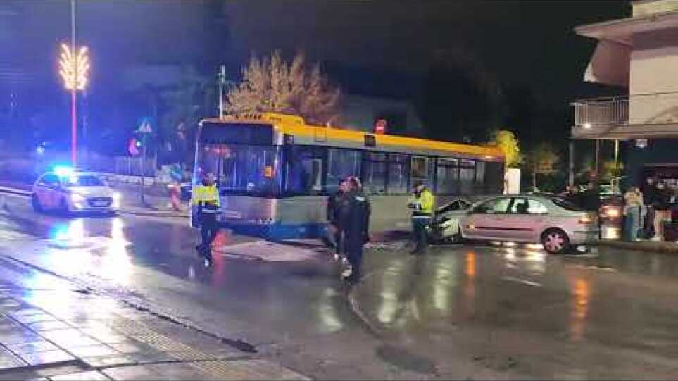 Θεσσαλονίκη: Aστικό λεωφορείο συγκρούστηκε με μοτοσικλέτα – Τραυματίστηκαν δύο άτομα