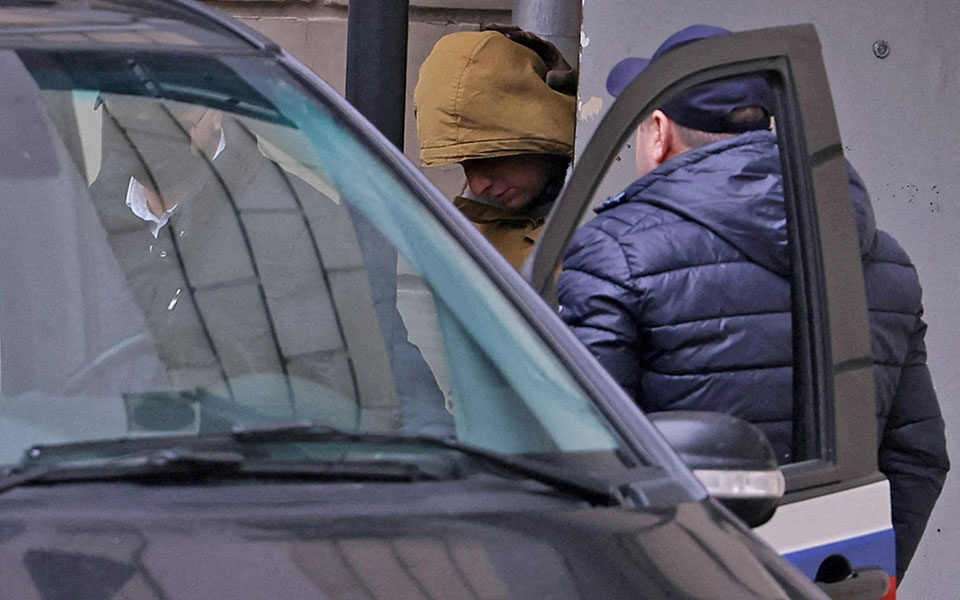 «Αφήστε τον να φύγει»: Ο Τζο Μπάιντεν καλεί τη Ρωσία να απελευθερώσει τον ανταποκριτή της Wall Street Journal (βίντεο)