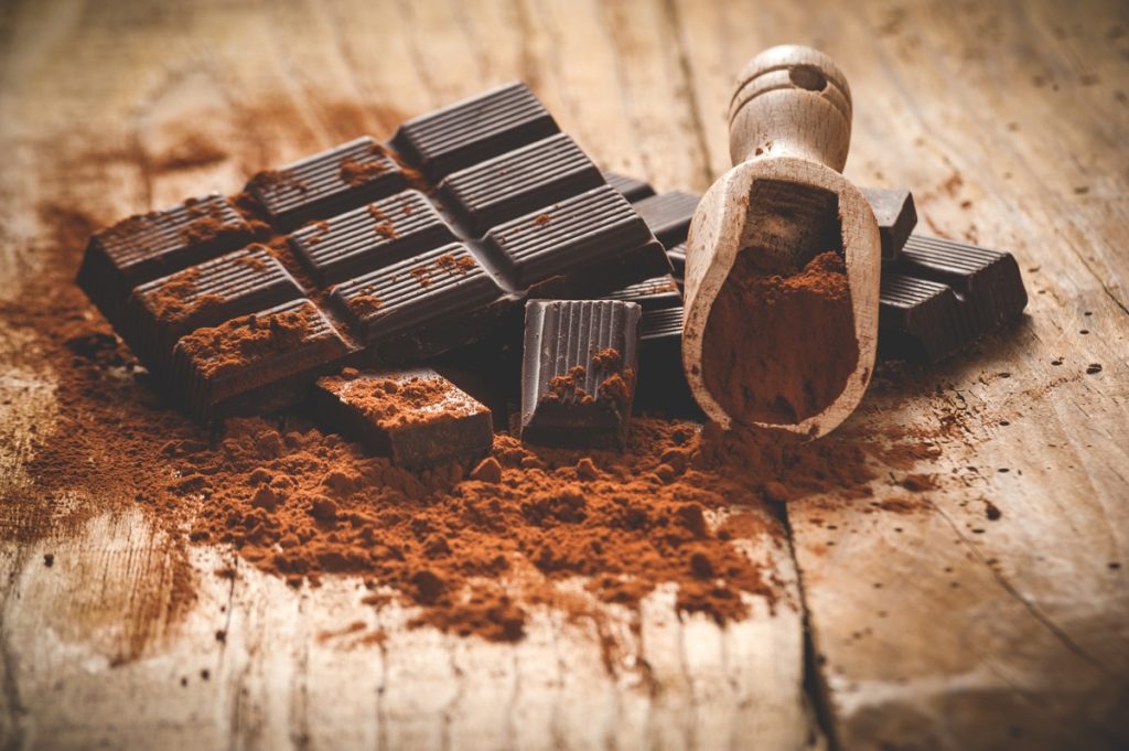 Σας ενδιαφέρει – Δείτε τι συμβαίνει στο σώμα σας όταν τρώτε σοκολάτα κάθε μέρα