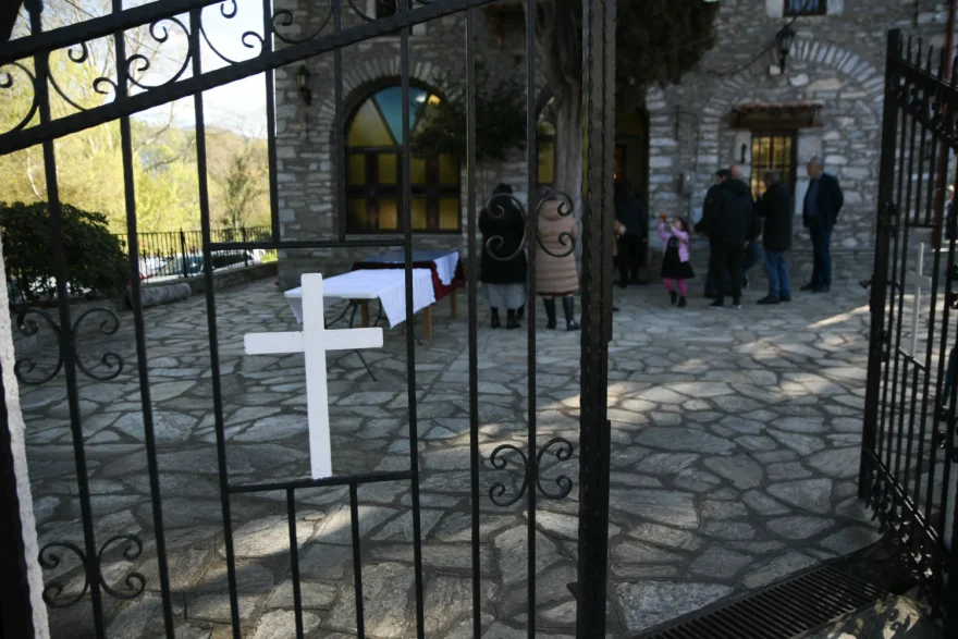 Πραγματοποιήθηκε μνημόσυνο για τα θύματα του φονικού στα Τέμπη (φωτο)